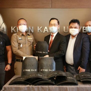 KKU gives bullet-proof plates made from cocoon to police for real use – users are confident of the efficiency and appreciate KKU’s research for the social