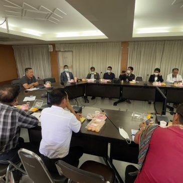 Khon Kaen University attend to the presentation of the operating system of dryers and extractors from the company’s representatives in collaboration with LIONGOLD HERBKRATOM (THAILAND) CO., LTD.