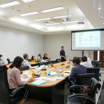 Research and Graduate Studies Department The Research Administration Division opened the area for “presenting research project proposals to a committee of experts” according to the new researcher development project. Khon Kaen University, fiscal year 2024
